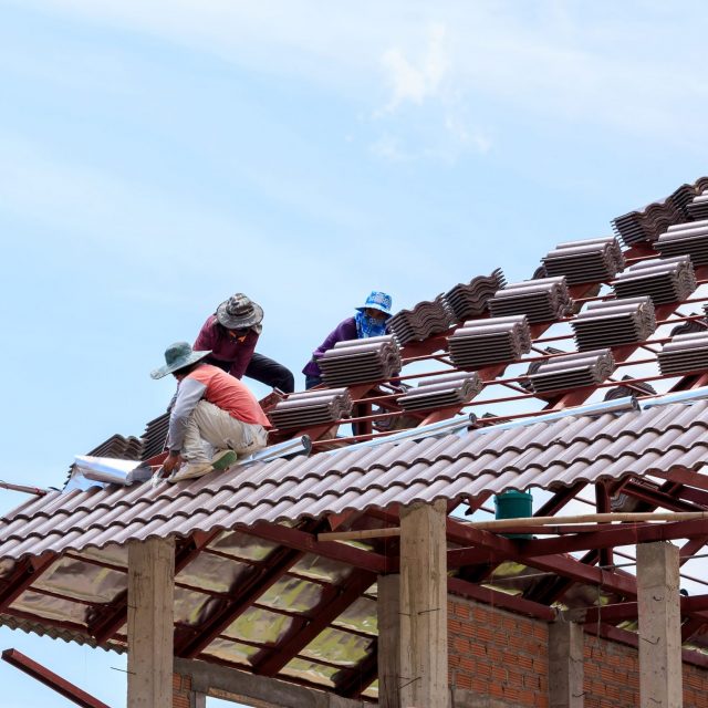 Roofing-Contractors-495449