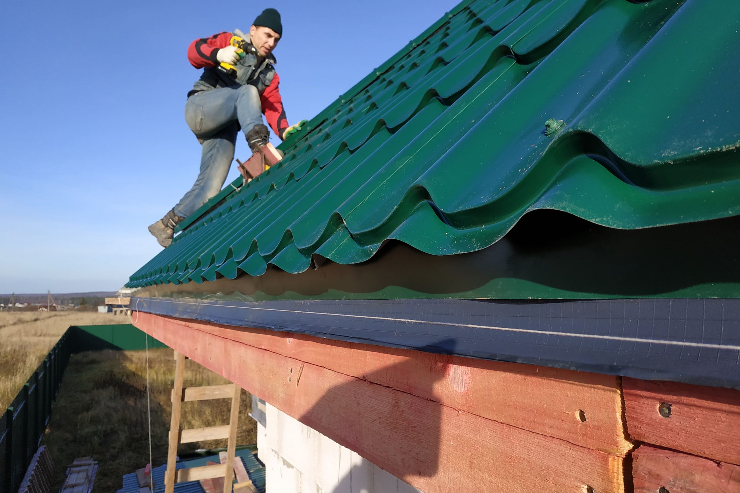 roofing-contractors-how-to-keep-your-industrial-metal-roof-covering-in